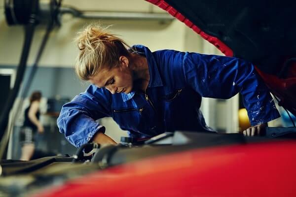 Women In Auto Repair